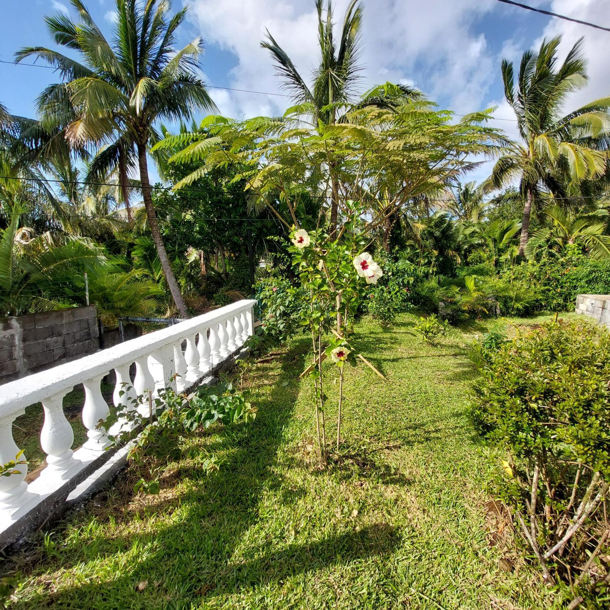 Villa L Eden De L Est à Sainte-Rose Chambre photo